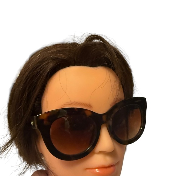 OSCAR DE LA RENTA OSCAR 1297 CATEYE SHAPED LENSES 100% UV
PROTECTION SUNGLASSES main image 4
